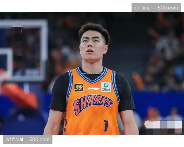 李弘权3.5分下滑但效率提升 上海前锋三分威胁增强